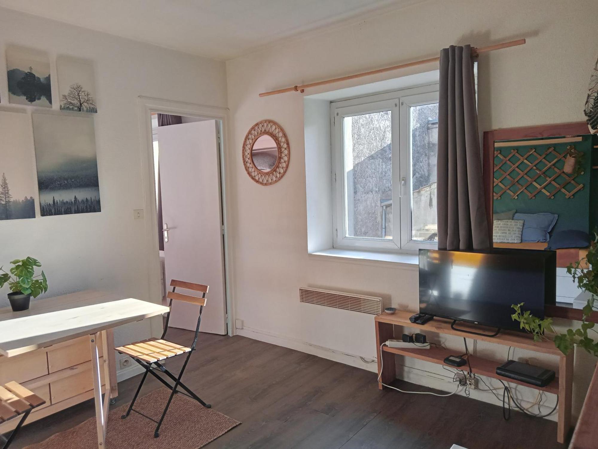 Calme, Hyper Centre. Apartment
